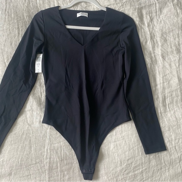 Aritzia Babaton Contour Fixture Black Noir Bodysuit Size M NWT - Picture 1 of 4